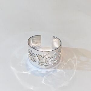 Vintage Elegant Tone Silver Floral Cuff Bracelet